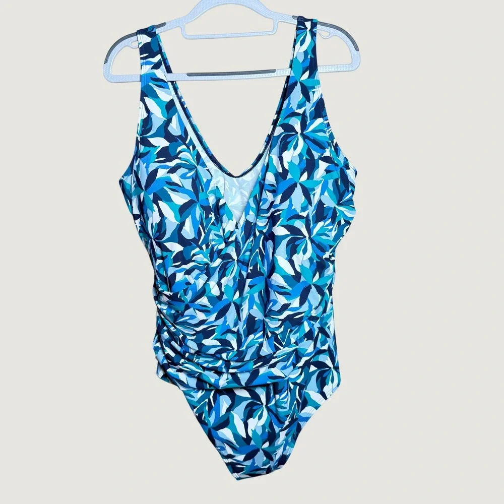 L.L. Bean One Piece Swimsuit Womens 22W Blue Floral Excellent Ruched Wrap Front